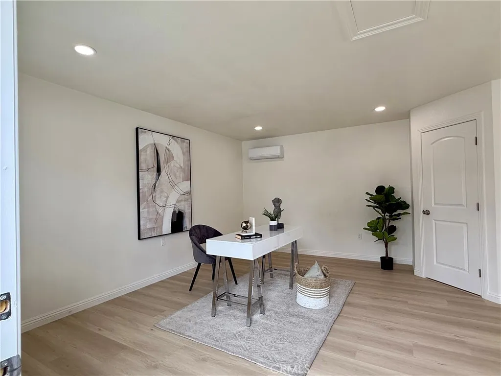 6161 Orange Avenue, Long Beach, California 90805 home-pic-2